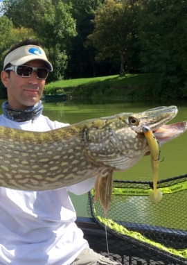 Poster of Pike in tight corners